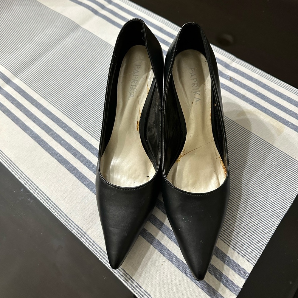 Paprika Black Pointed-Toe Heels